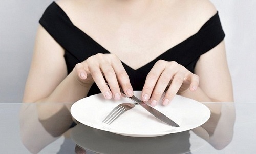 При приступе острого панкреатита больной должен полностью отказаться от пищи