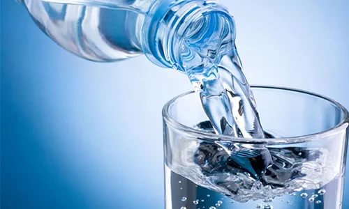 В первые дни обострения холецистита и панкреатита рекомендуется отказаться от пищи. Можно пить только воду