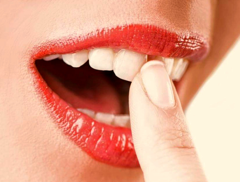 Узнайте основные правила того, как укрепить десны в домашних условиях, если шатаются зубы