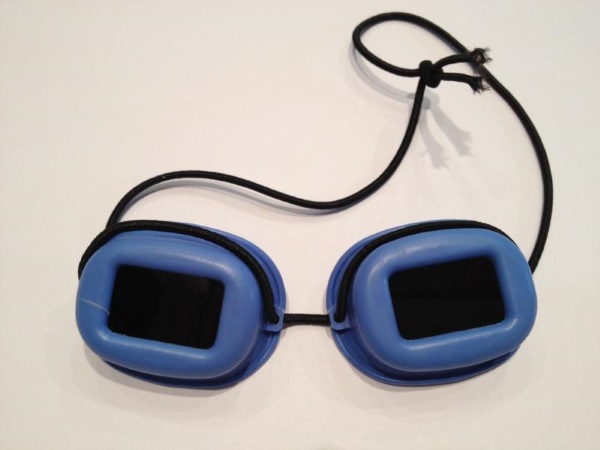 Защитные очки от ультрафиолетового облучения