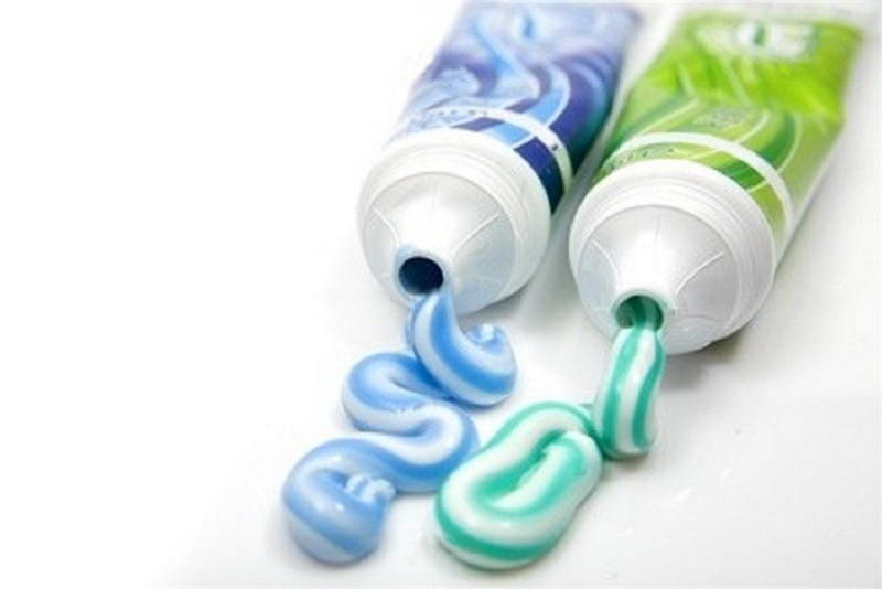 Поможет ли зубная паста при пародонтите? Как не навредить ещё больше