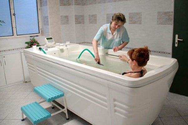 Радоновые ванны с успехом применяются для лечения заболеваний женской половой сферы