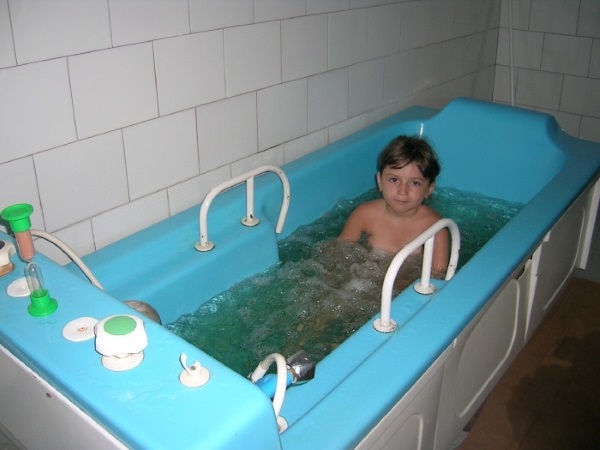 Хвойно-жемчужные ванны активно применяются в педиатрии